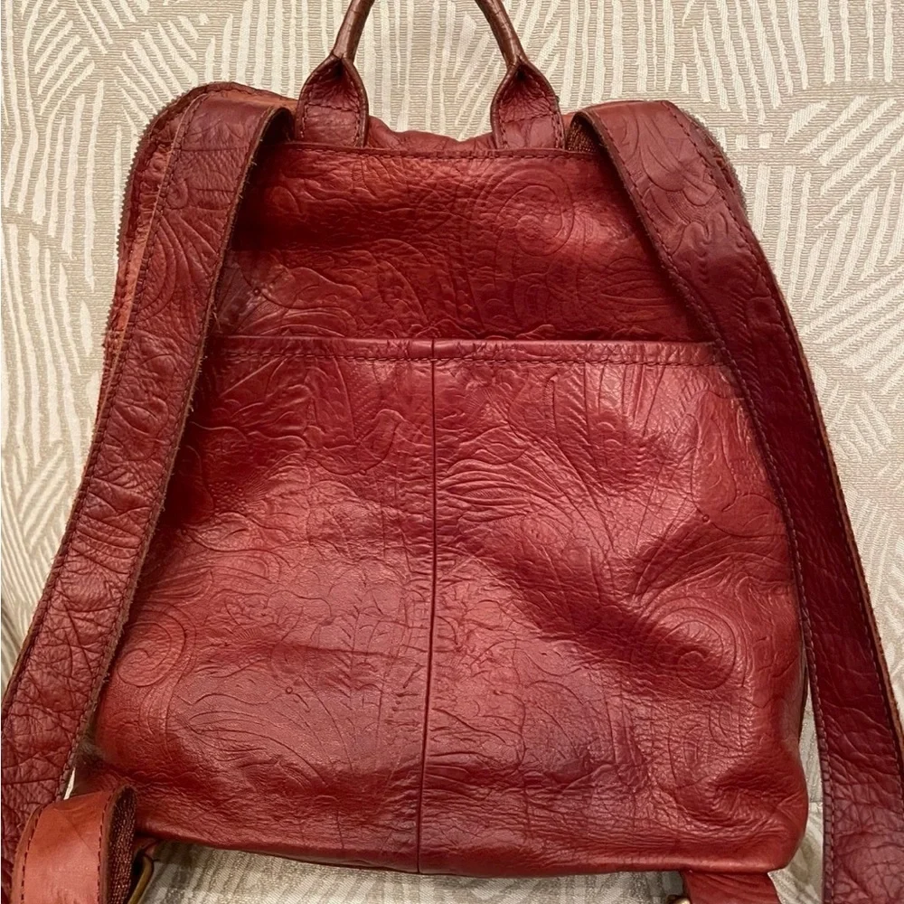 American Leather Co. embossed “Cleveland” style backpack - Picture 7 of 12